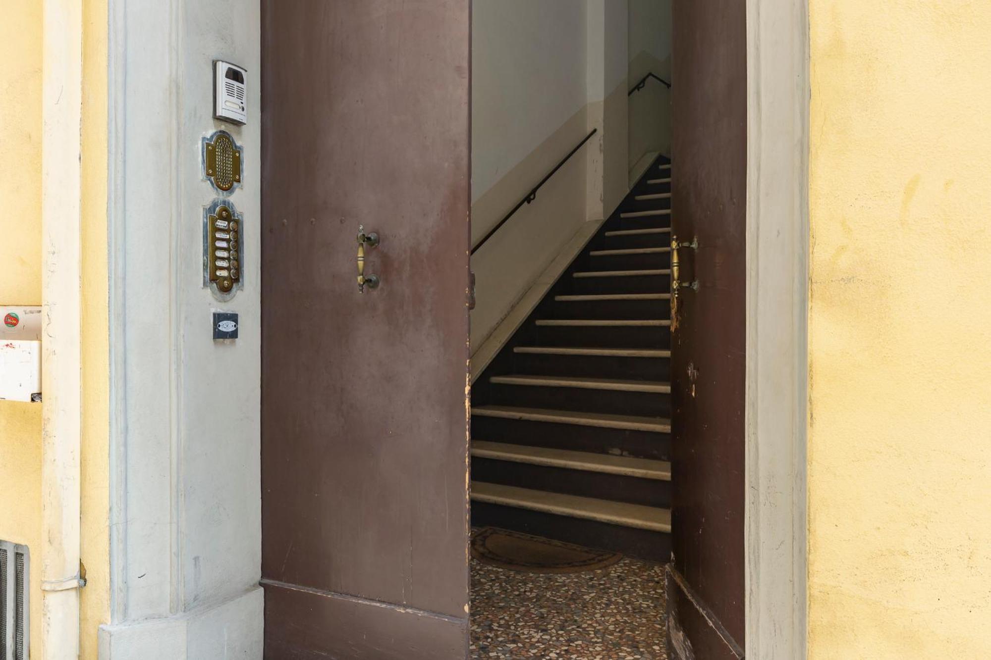 Apartment Amos - 5 Minutes From Piazza Maggiore Bolonya Dış mekan fotoğraf