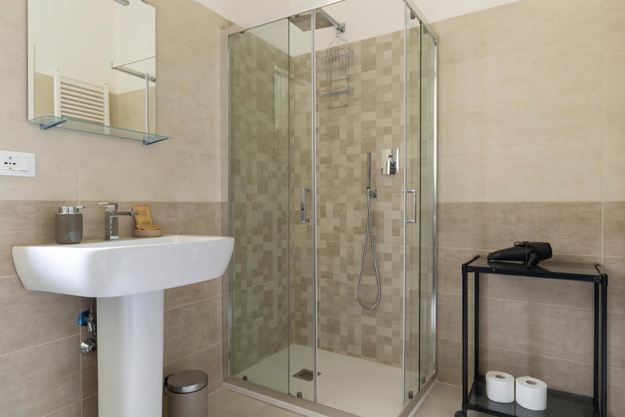 Apartment Amos - 5 Minutes From Piazza Maggiore Bolonya Dış mekan fotoğraf