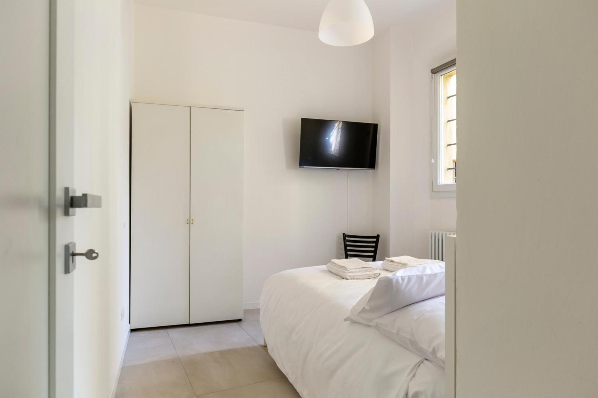 Apartment Amos - 5 Minutes From Piazza Maggiore Bolonya Dış mekan fotoğraf