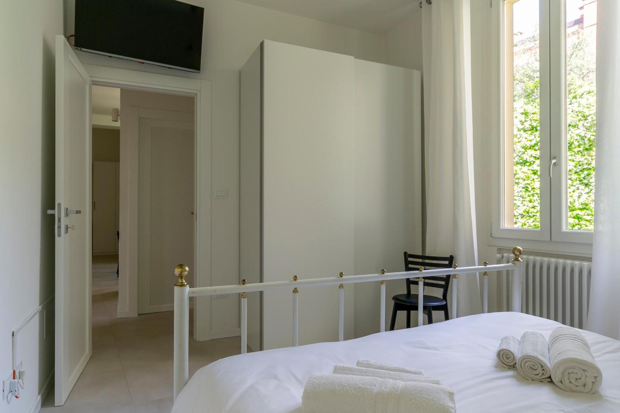 Apartment Amos - 5 Minutes From Piazza Maggiore Bolonya Dış mekan fotoğraf